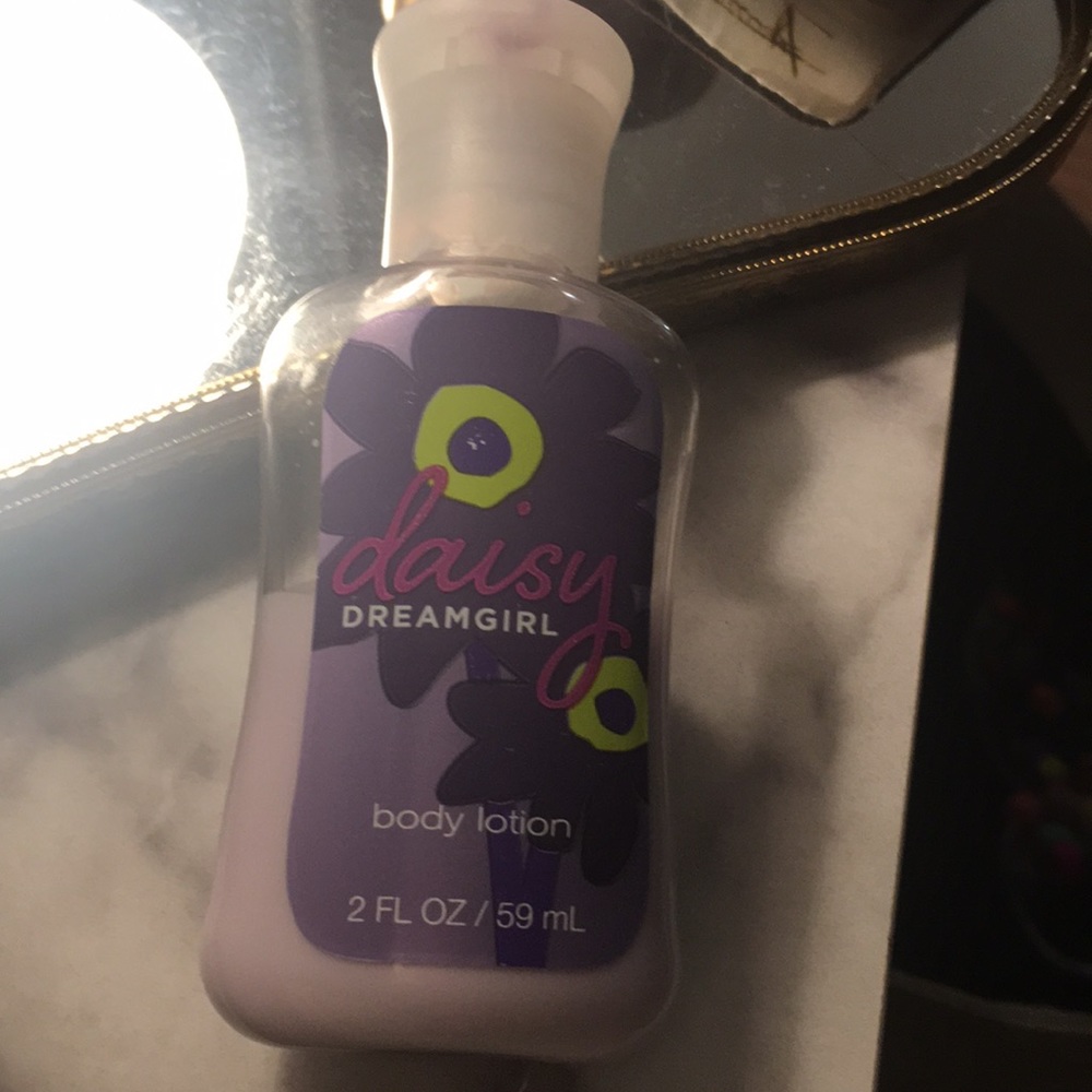 Bath and body works Daisy Dreamgirl lotion